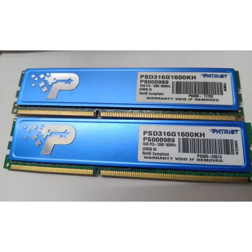 Patriot Blue 16GB (2 x 8GB) Kit DDR3 1600 (PC3 12800) Desktop Memory Model PVL38G160C0KB